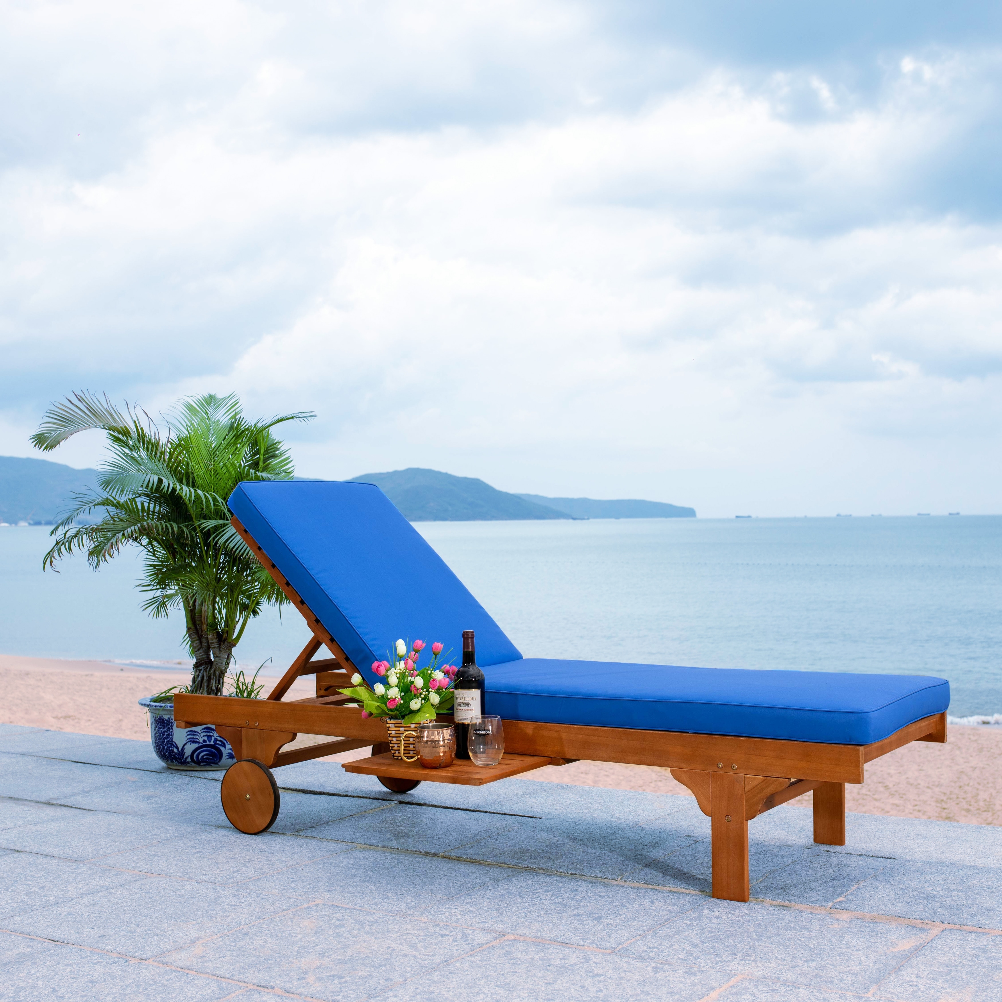 Safavieh Outdoor Newport Chaise Lounge Chair With Side Table - 27.6 W X 78.7 L X 14.2 H