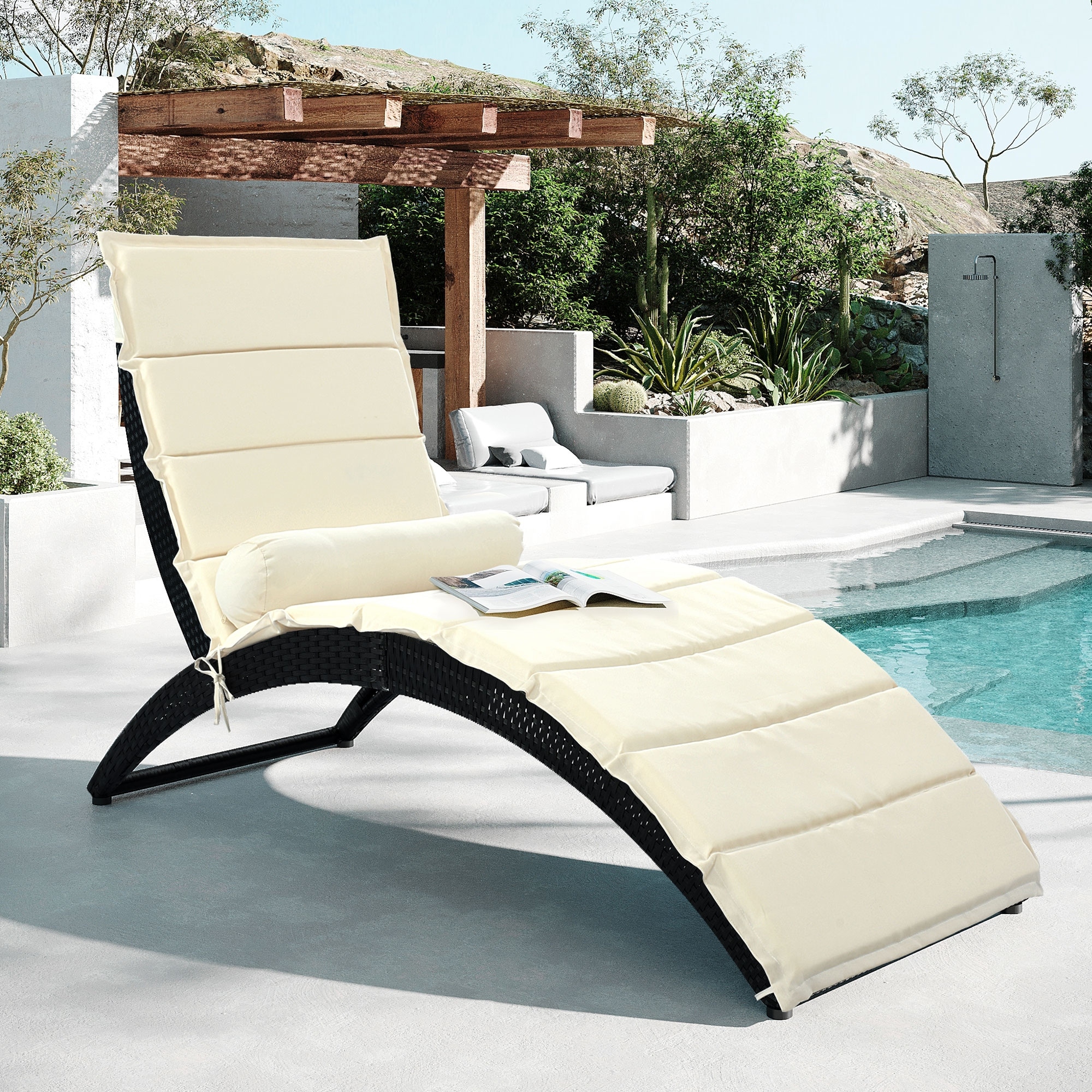 Patio Wicker Sun Lounger  Pe Rattan Foldable Chaise Lounger With Removable Cushion And Comfortable Bolster Pillow (1 Sets)