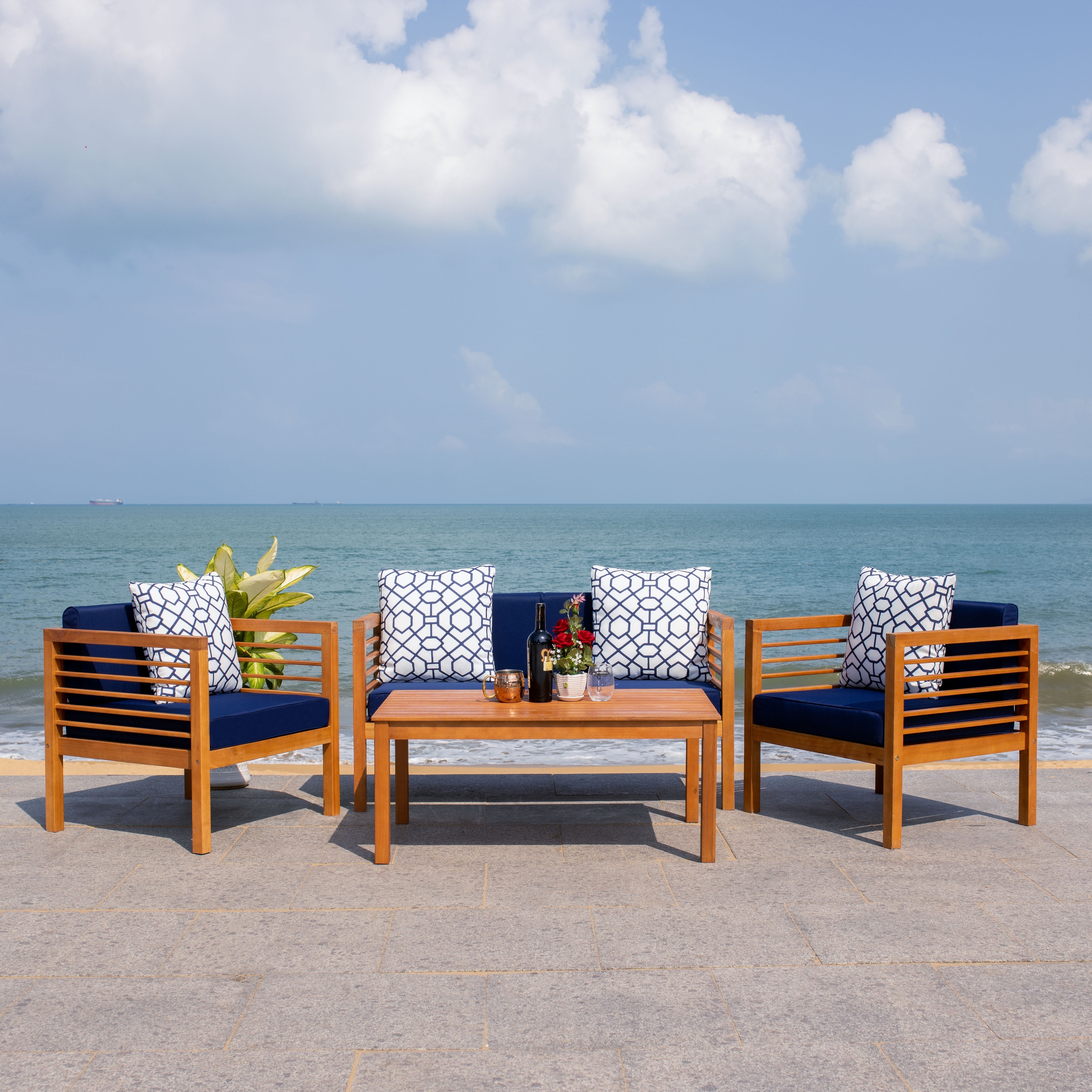 Safavieh Outdoor Living Alda 4-piece Set With Accent Pillows