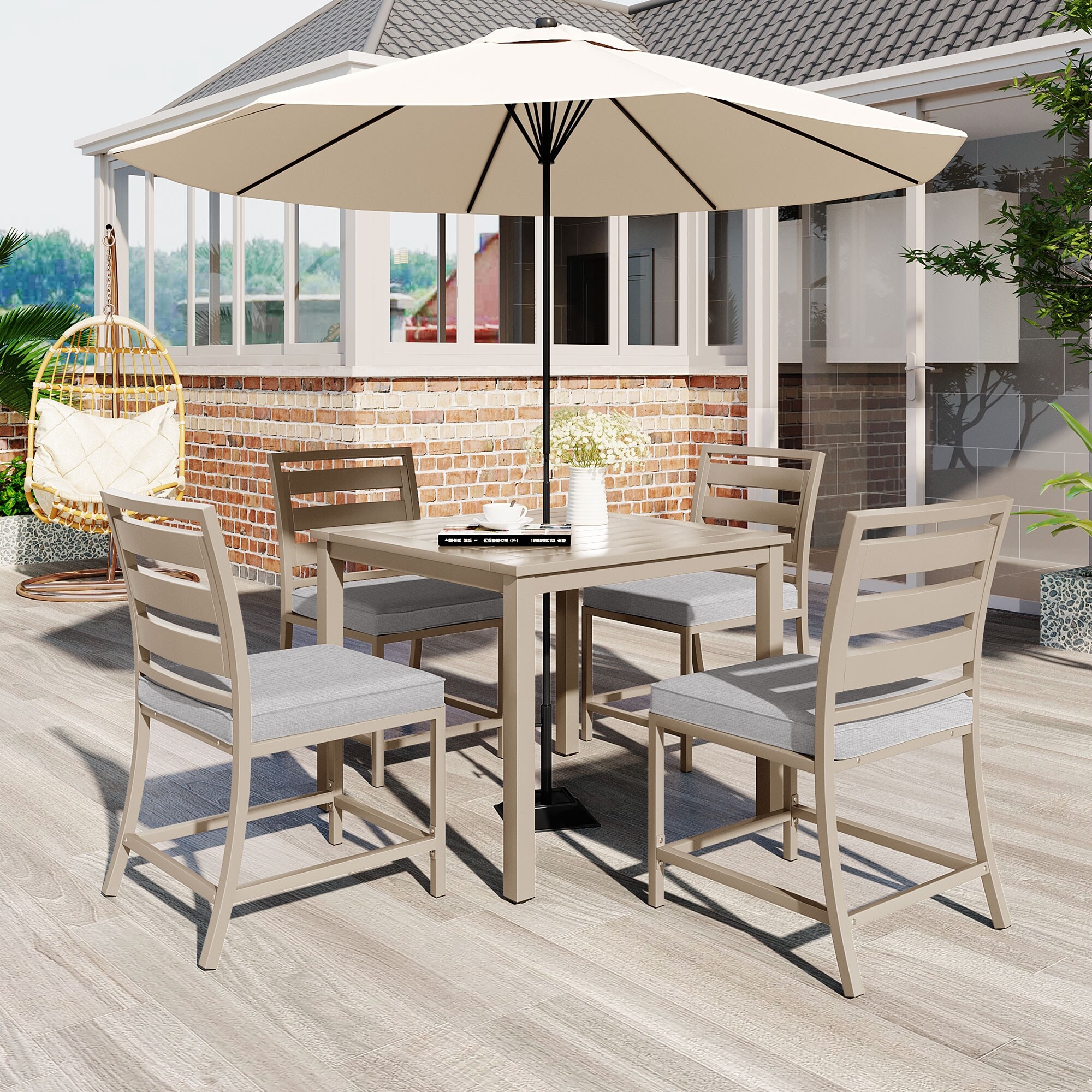Outdoor Four-person Dining Table And Chairs grey